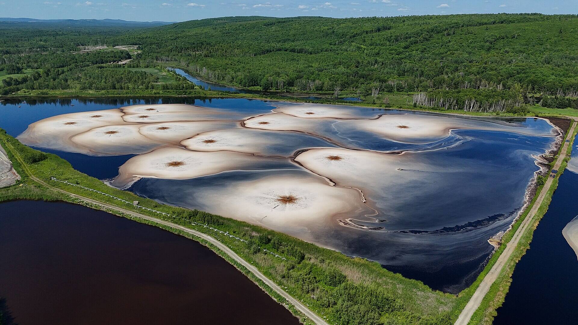 Aerated lagoon of an industrial effluent treatment plant